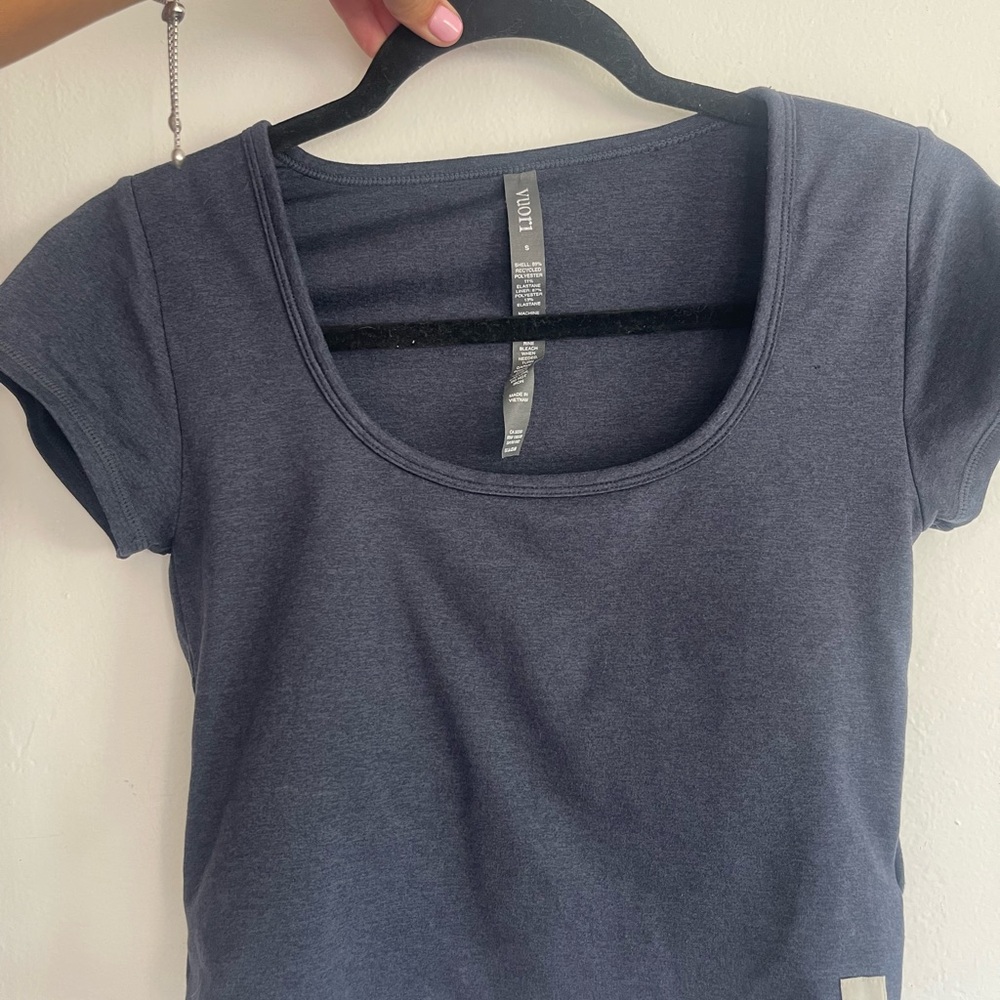 Vuori scoop neck crop Top